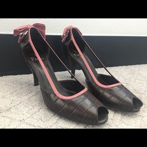 Genuine Embossed Leather Heels with Feminine Bow